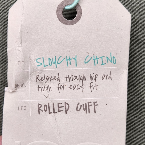 NWT Maurices Pale Olive Green Denim Slouchy Chino Rolled Cuff Pants Women's 3-4 - Picture 2 of 10